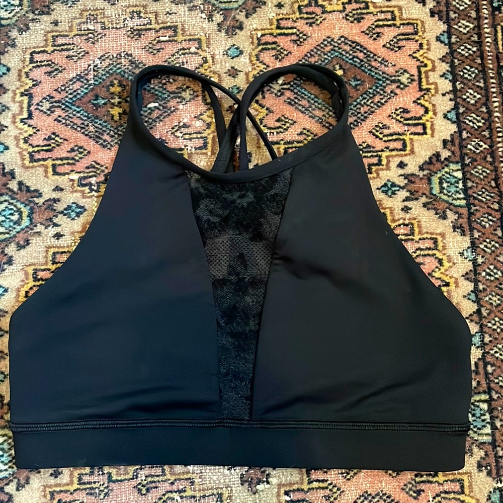 Lululemon High-Neck, Mesh Insert Bra | ✨ 2 for $25!